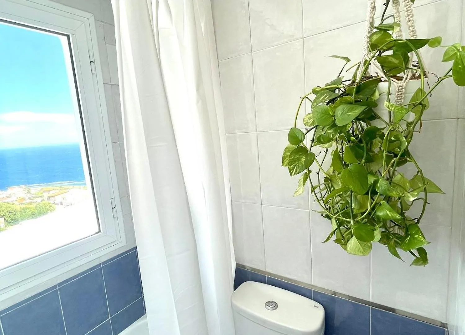 منزل الضيف الجيسايرس  في Bunker House 0*,